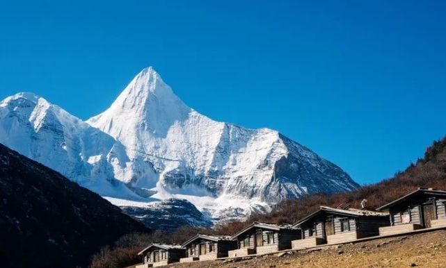 雪山似乎觸手可及令人心潮澎湃。