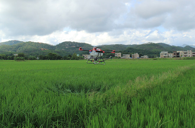 培育市場是整個無人機企業(yè)和服務(wù)組織要共同來做的事