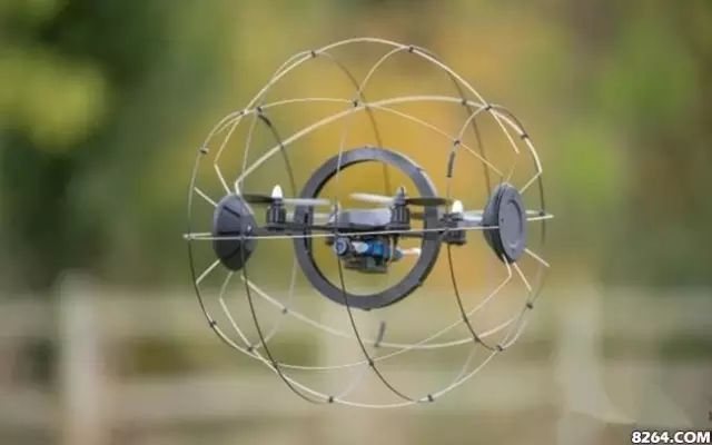 帶籠子的無人機Droneball 