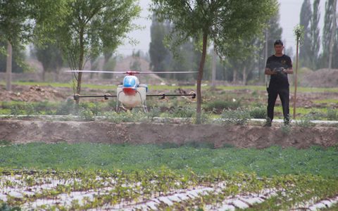 退伍軍人用植保無人機(jī)賺第一桶金