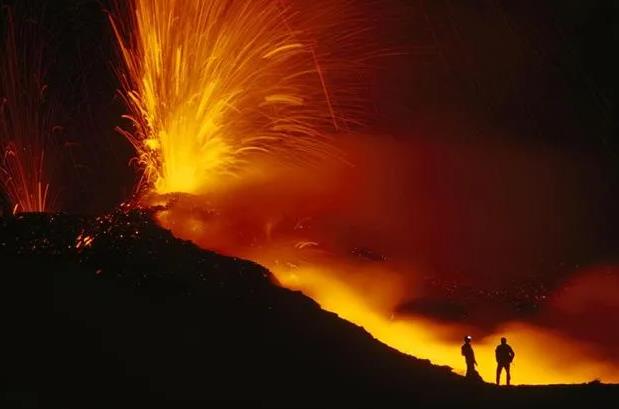 無人機(jī)直闖“虎穴”，死盯300座活火山！