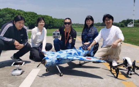 同濟大學師生模仿飛魚，研制出新型無人機，(空中滑翔的“機器飛魚”？)