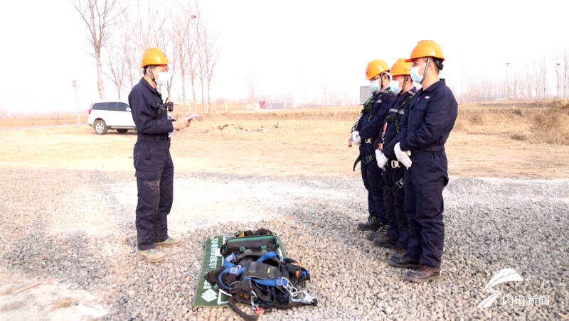 新春走基層丨堅守在百米高空！德州這群風(fēng)電人“大風(fēng)車”上過春節(jié)