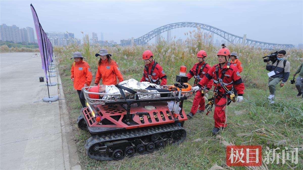 漢臺(tái)民間救援交流會(huì)在漢舉行，兩岸援救組織視頻連線展示實(shí)戰(zhàn)演練