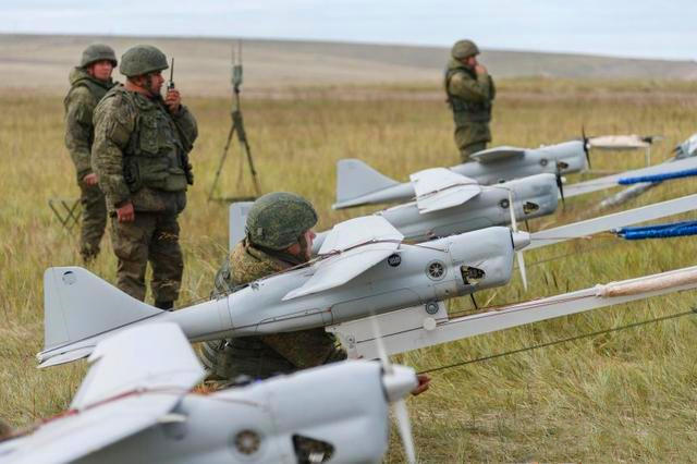 俄軍用無人機打擊烏軍目標，技術(shù)來自以色列，為何不用中國無人機