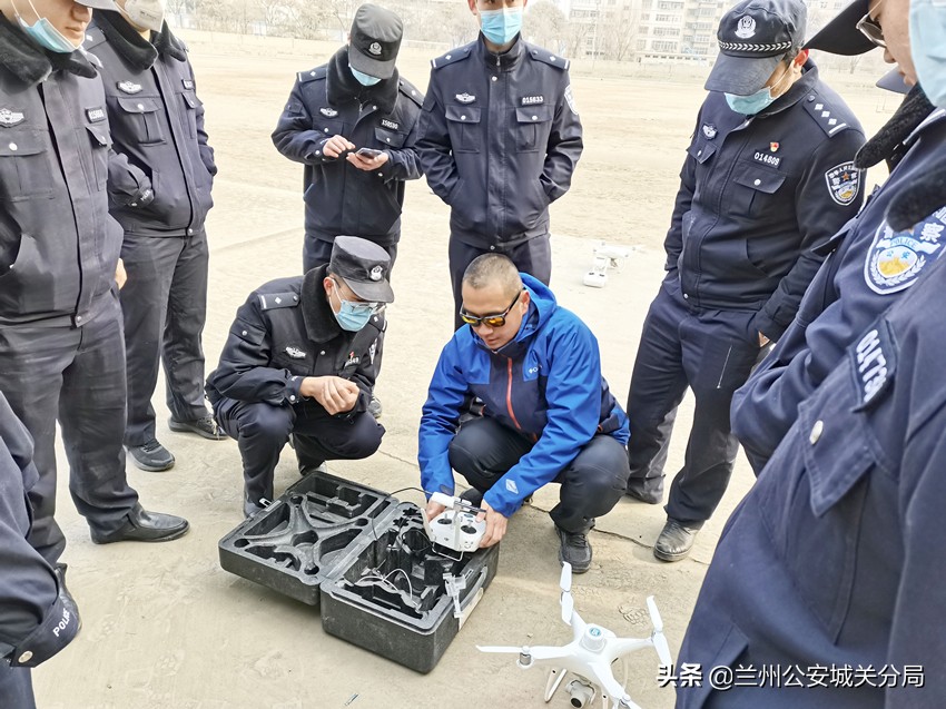 蘭州市公安局城關(guān)分局組織開展警用無人機(jī)實(shí)戰(zhàn)培訓(xùn)