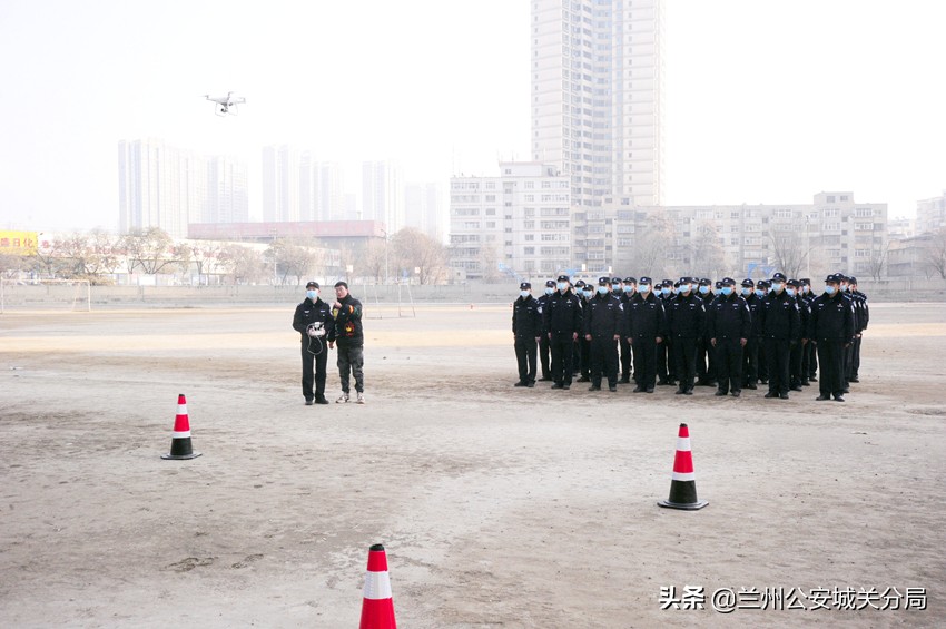 蘭州市公安局城關(guān)分局組織開展警用無人機(jī)實(shí)戰(zhàn)培訓(xùn)