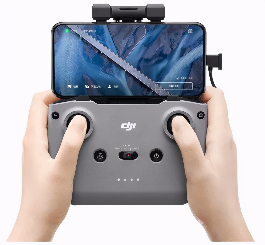 為什么要入手3988的 DJI 帶屏遙控器，自己的手機(jī)不香嗎？